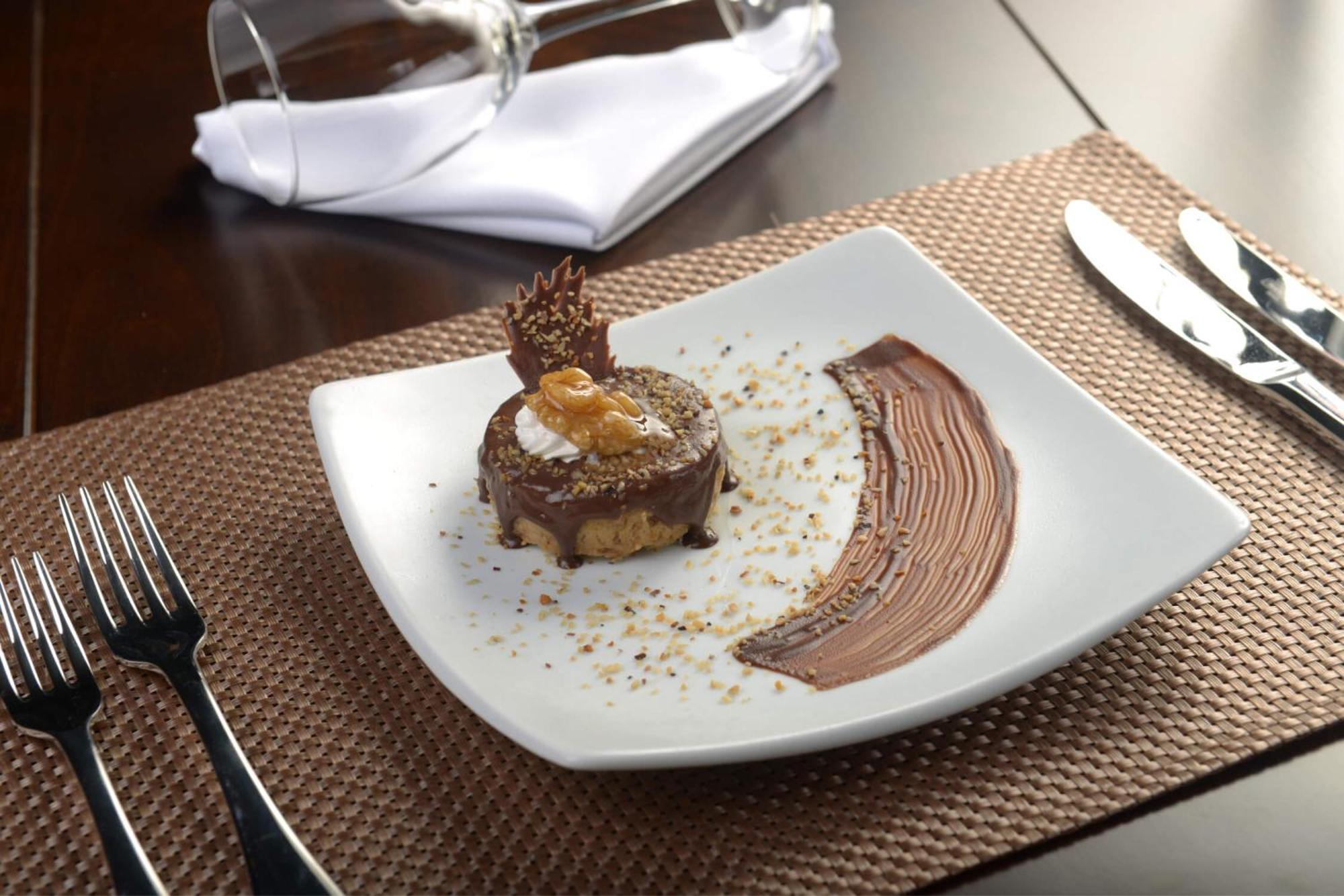 Deville Prime Campo Grande 캄푸그란지 외부 사진 A chocolate dessert